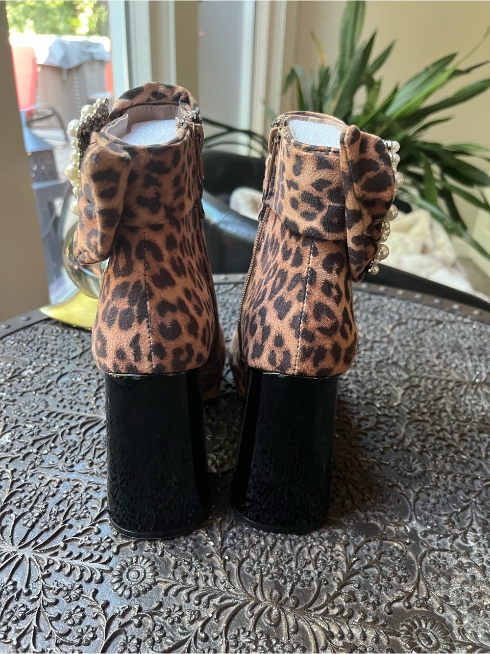 NEW BETSEY JOHNSON IDRIS LEOPARD BOOTIES 6 - Picture 9 of 10
